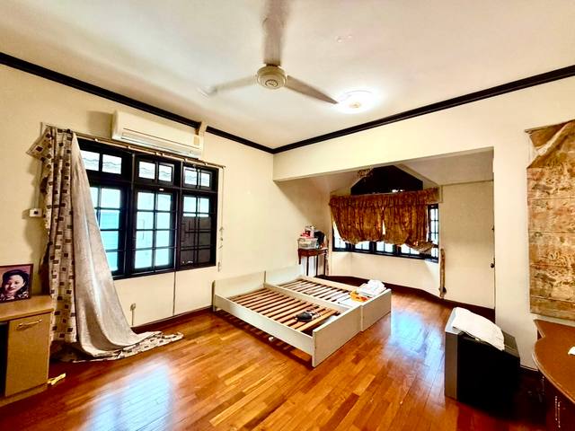 Taman Pelangi - Double Storey Semi Detached / Original Unit / 10mins to CIQ - Thumbnail 5