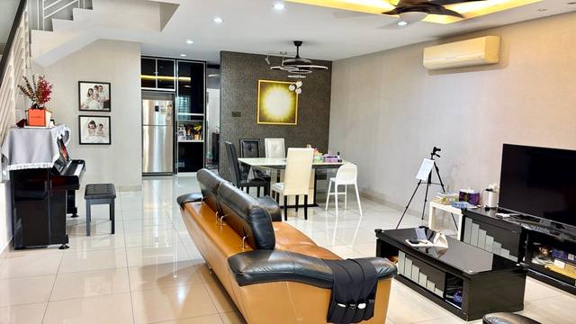 Seri Austin (Lake View) - Double Storey Terrace / Unblock Garden View / Gated & Guarded