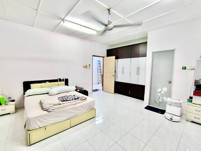 Permas Jaya - Double Storey Terrace / Kitchen Extended / Unblock View - Thumbnail 3