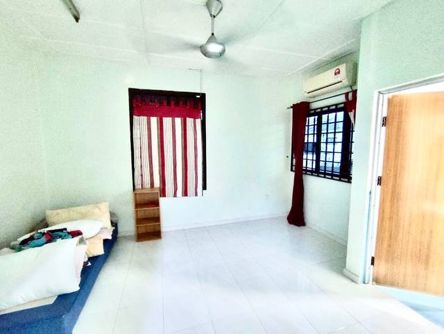 Permas Jaya - Double Storey Terrace / Kitchen Extended / Unblock View - Thumbnail 7