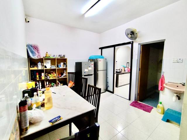 Permas Jaya - Double Storey Terrace / Kitchen Extended / Unblock View - Thumbnail 10