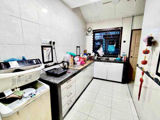 Permas Jaya - Double Storey Terrace / Kitchen Extended / Unblock View - Thumbnail 11