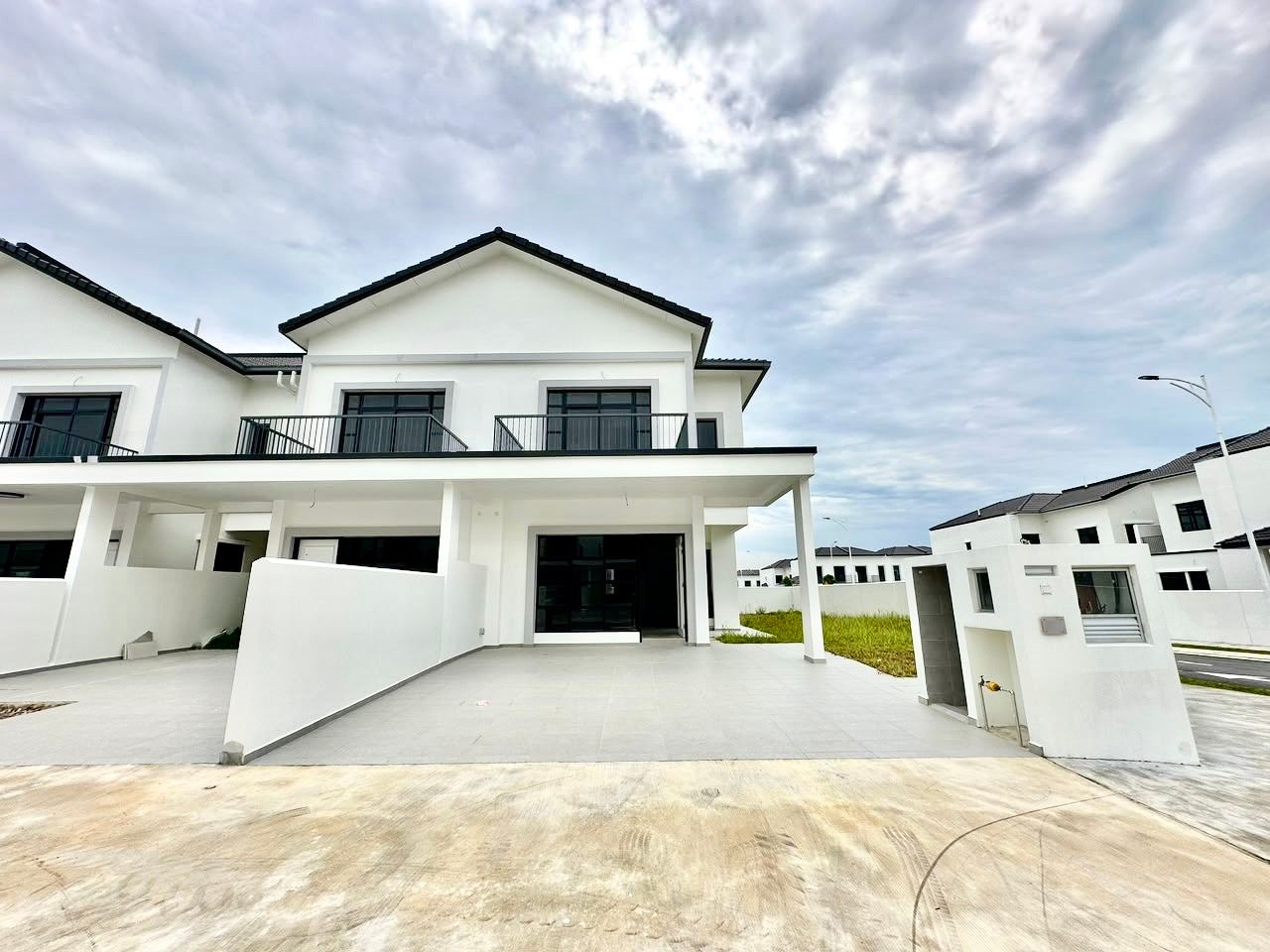 Eco Botanic (The Commune) - Double Storey Cluster / Corner Lot with Bigger Land / Brand New Subsale - Photo 1