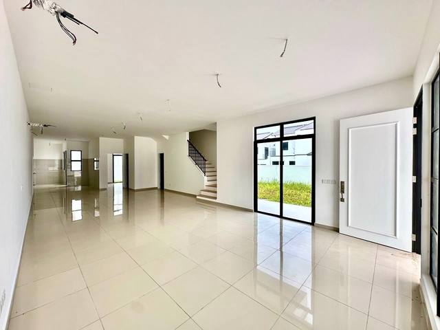 Eco Botanic (The Commune) - Double Storey Cluster / Corner Lot with Bigger Land / Brand New Subsale - Thumbnail 3