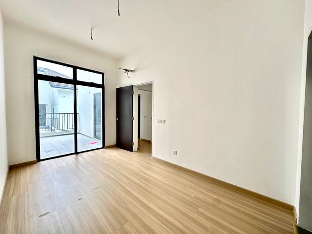 Eco Botanic (The Commune) - Double Storey Cluster / Corner Lot with Bigger Land / Brand New Subsale - Thumbnail 7