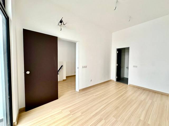 Eco Botanic (The Commune) - Double Storey Cluster / Corner Lot with Bigger Land / Brand New Subsale - Thumbnail 9