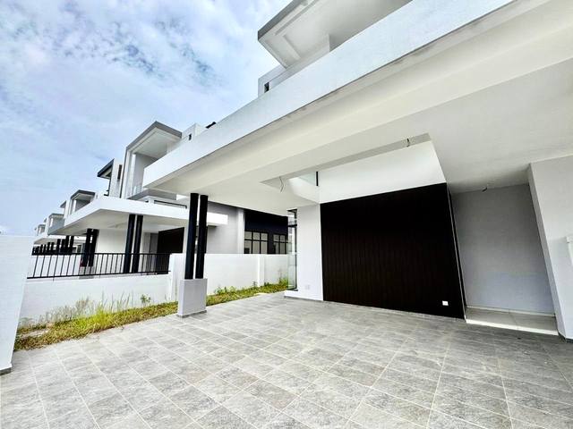 Austin Crest (Sapphire 3) - Double Storey Cluster / Brand New Subsale / Spacious High Ceiling Design - Thumbnail 3