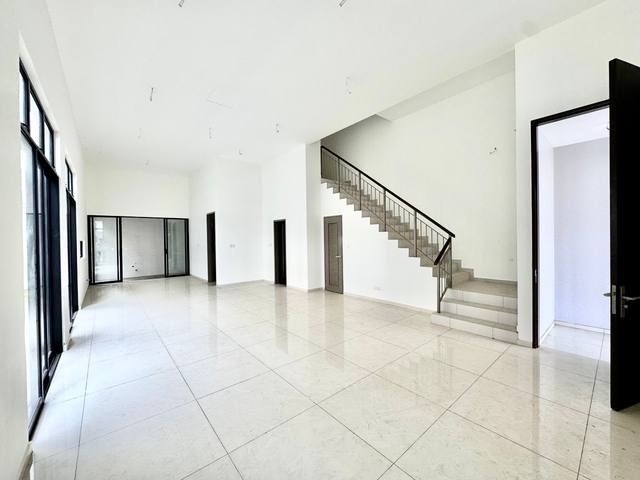 Austin Crest (Sapphire 3) - Double Storey Cluster / Brand New Subsale / Spacious High Ceiling Design - Thumbnail 4