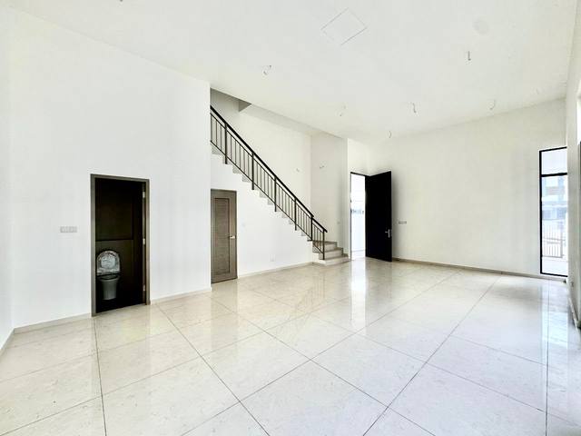 Austin Crest (Sapphire 3) - Double Storey Cluster / Brand New Subsale / Spacious High Ceiling Design - Thumbnail 5
