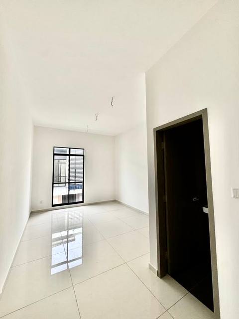 Austin Crest (Sapphire 3) - Double Storey Cluster / Brand New Subsale / Spacious High Ceiling Design - Thumbnail 8
