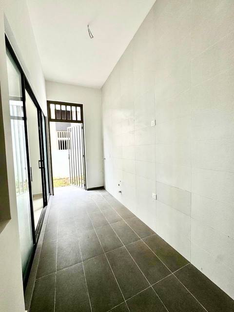 Austin Crest (Sapphire 3) - Double Storey Cluster / Brand New Subsale / Spacious High Ceiling Design - Thumbnail 14