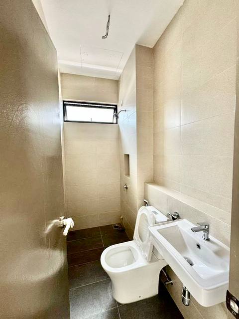 Austin Crest (Sapphire 3) - Double Storey Cluster / Brand New Subsale / Spacious High Ceiling Design - Thumbnail 17