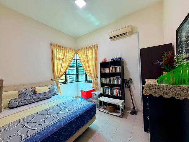 Nusa Idaman - Double Storey Semi Detached / Unblock View / Gated & Guarded - Thumbnail 10