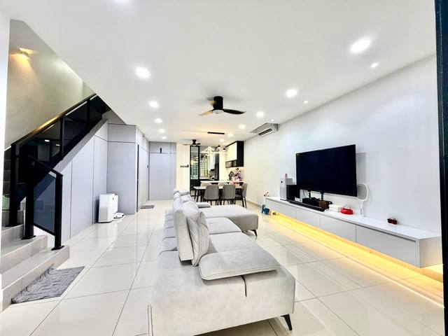Mutiara Rini - Double Storey Terrace / Fully Renovated & Extended / Unblock View - Thumbnail 2