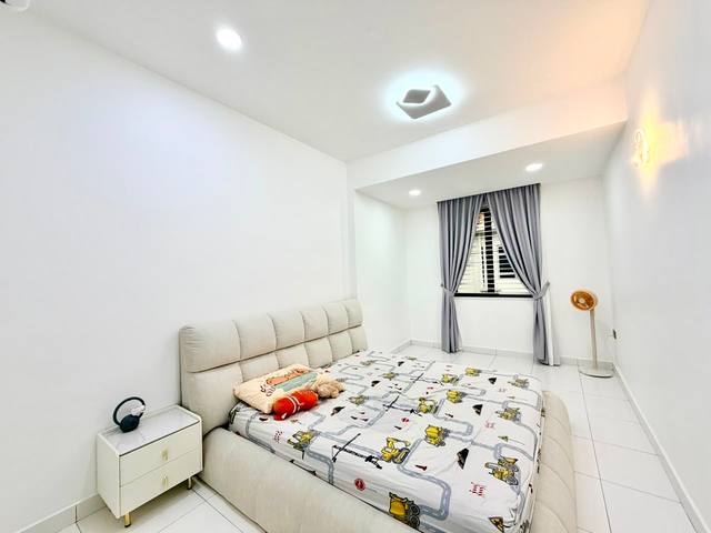 Mutiara Rini - Double Storey Terrace / Fully Renovated & Extended / Unblock View - Thumbnail 5