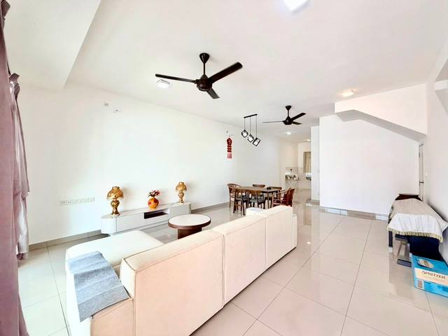 Iskandar Puteri (Aspira LakeHomes) - Double Storey Terrace / Nice Condition / Gated & Guarded - Thumbnail 2