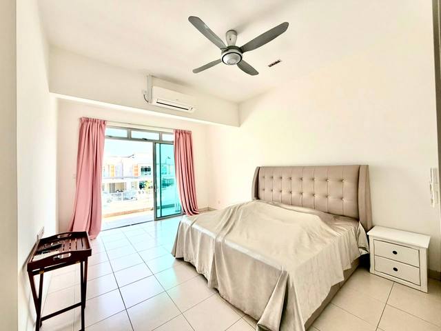 Iskandar Puteri (Aspira LakeHomes) - Double Storey Terrace / Nice Condition / Gated & Guarded - Thumbnail 3