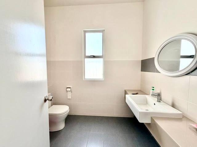 Iskandar Puteri (Aspira LakeHomes) - Double Storey Terrace / Nice Condition / Gated & Guarded - Thumbnail 12