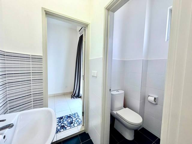 Iskandar Puteri (Aspira LakeHomes) - Double Storey Terrace / Nice Condition / Gated & Guarded - Thumbnail 13