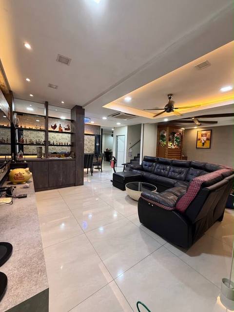 Megah Ria - Double Storey Terrace / Corner Lot with Extra Land / Renovated with MBJB Approval  - Thumbnail 3
