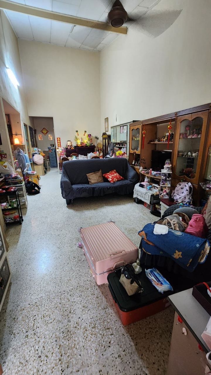 Taman Pelangi - Single Storey Terrace / JB City Centre Hot Location / Good for Investment - Photo 1