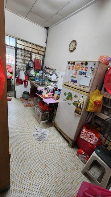 Taman Pelangi - Single Storey Terrace / JB City Centre Hot Location / Good for Investment - Thumbnail 6
