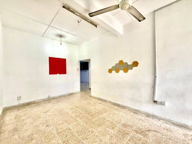 Permas Jaya - Single Storey Terrace / Basic Renovation / Nearby CIQ Highway