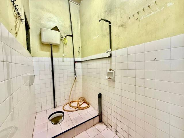 Permas Jaya - Single Storey Terrace / Basic Renovation / Nearby CIQ Highway - Thumbnail 9