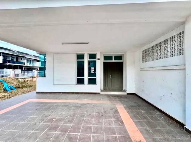 Bandar Uda Utama - Double Storey Corner Lot / Original Unit / Gated & Guarded  - Thumbnail 3