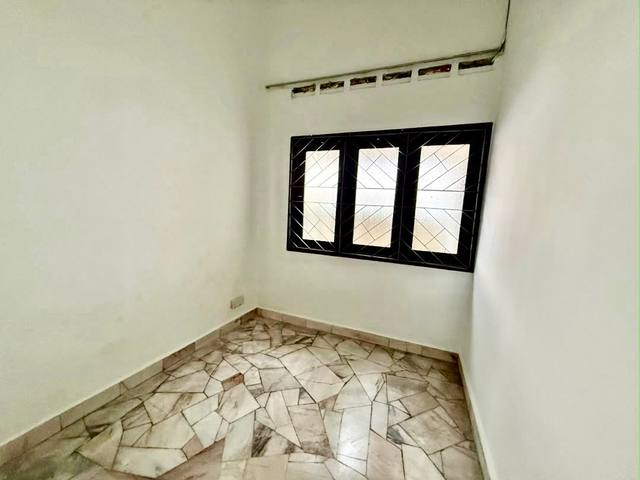 Taman Suria JB Town - Double Storey Terrace / Basic Renovation / 15mins to CIQ - Thumbnail 7