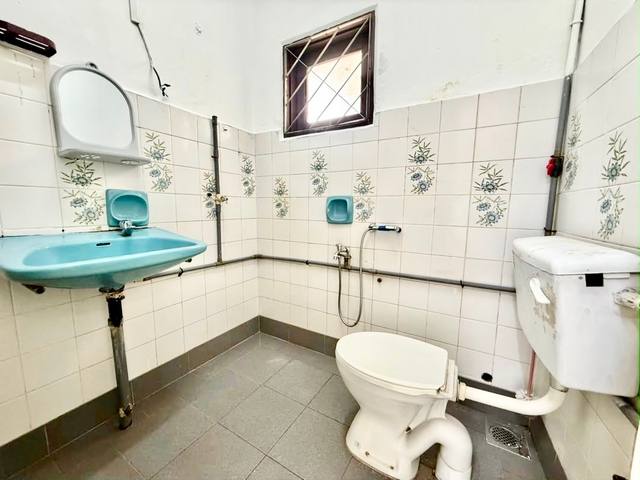 Taman Suria JB Town - Double Storey Terrace / Basic Renovation / 15mins to CIQ - Thumbnail 12