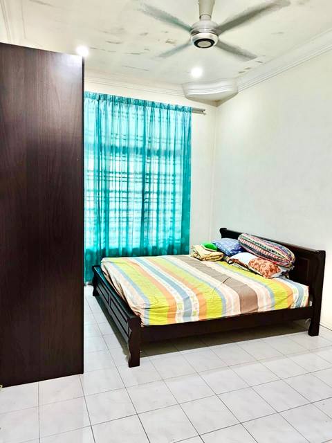 Taman Molek (Molek Prime) - Single Storey Terrace / Walking Distance to Shops - Thumbnail 2