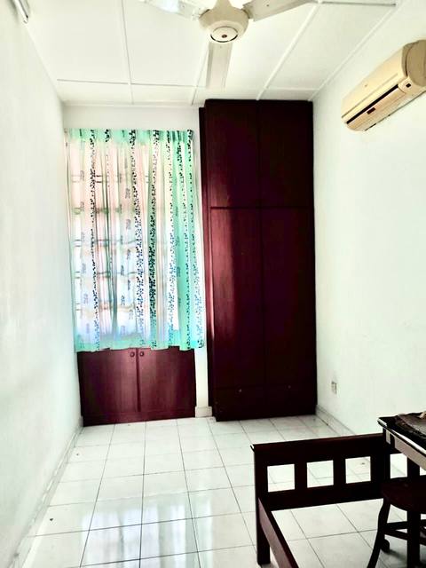 Taman Molek (Molek Prime) - Single Storey Terrace / Walking Distance to Shops - Thumbnail 5