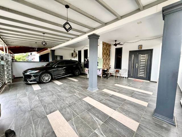 Taman Rinting - Single Storey Terrace / End Lot with More Land / Fully Renovated & Extended - Thumbnail 2