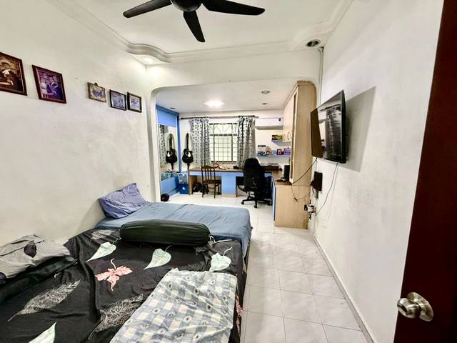 Taman Rinting - Single Storey Terrace / End Lot with More Land / Fully Renovated & Extended - Thumbnail 5