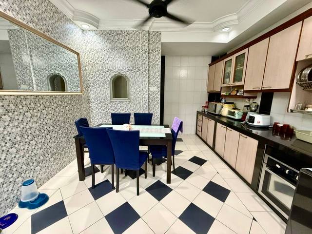 Taman Rinting - Single Storey Terrace / End Lot with More Land / Fully Renovated & Extended - Thumbnail 7