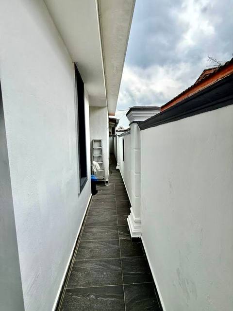 Taman Rinting - Single Storey Terrace / End Lot with More Land / Fully Renovated & Extended - Thumbnail 12