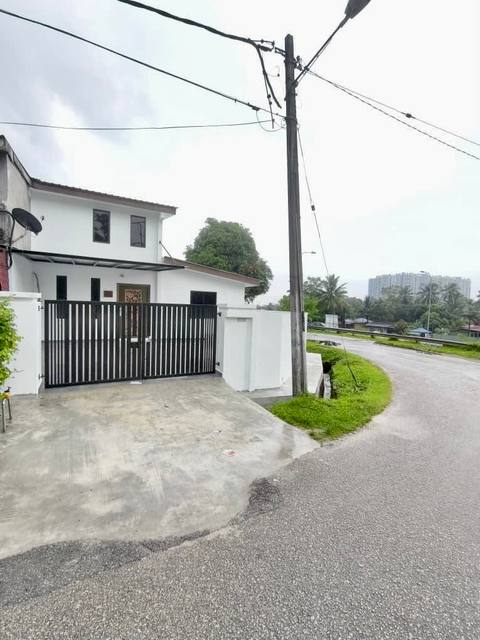 Permas Jaya - Double Storey Low Cost / Corner with Bigger Land Size / Fully Renovated & Extended