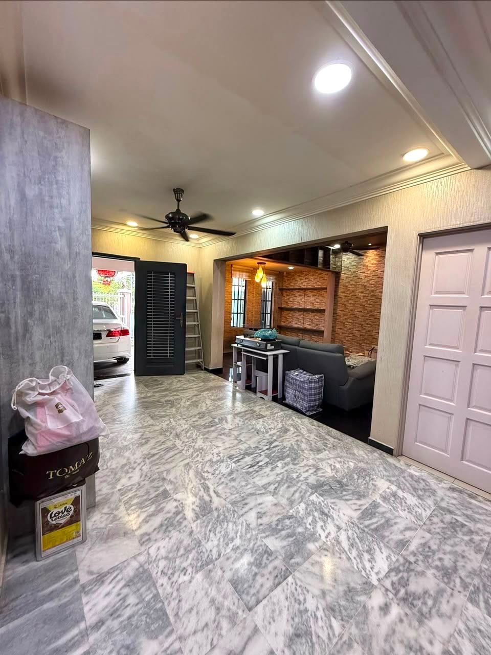 Taman Universiti - Single Storey Terrace Corner Lot / Fully Renovated Unit / Spacious & Big Unit - Photo 1