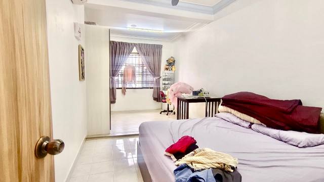 Ehsan Jaya - Double Storey Terrace / Renovated with Back Fully Extended  - Thumbnail 2