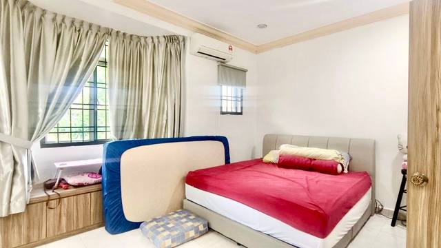 Ehsan Jaya - Double Storey Terrace / Renovated with Back Fully Extended  - Thumbnail 4