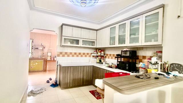 Ehsan Jaya - Double Storey Terrace / Renovated with Back Fully Extended  - Thumbnail 6