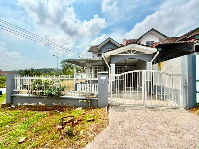 Ulu Tiram (Bukit Tiram) - Double Storey Terrace / Corner Lot Big Land / Basic Renovation