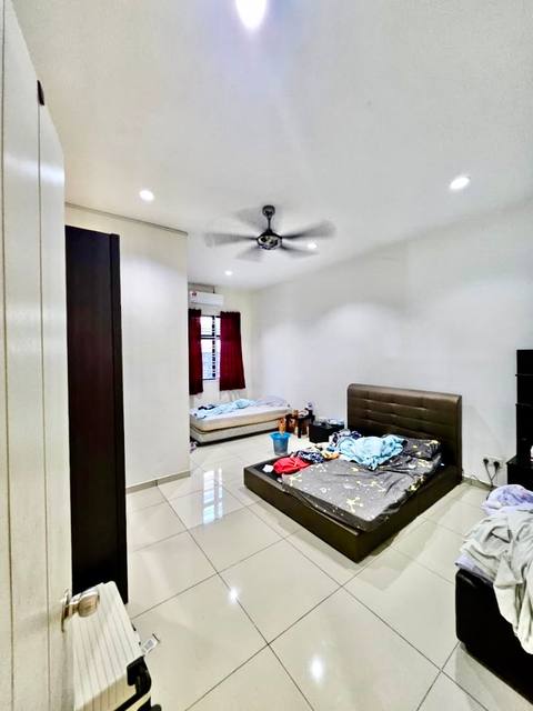 Kempas Utama - Double Storey Terrace / Kitchen Extended / Gated & Guarded - Thumbnail 4