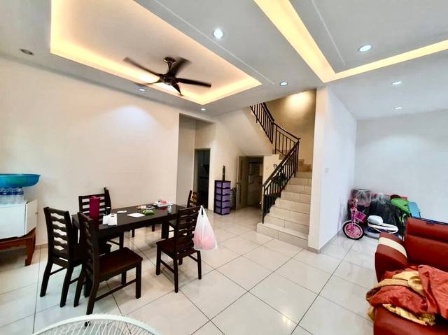 Kempas Utama - Double Storey Terrace / Kitchen Extended / Gated & Guarded - Thumbnail 8