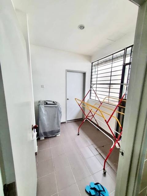 Kempas Utama - Double Storey Terrace / Kitchen Extended / Gated & Guarded - Thumbnail 10