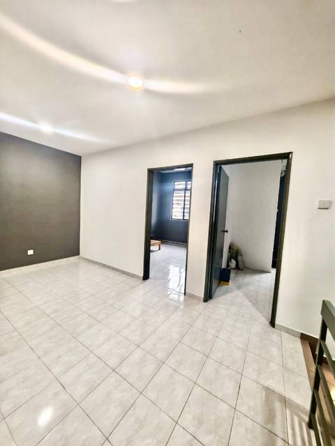 Megah Ria - Double Storey Terrace / Renovated & Partial Furnished / Near CIQ Highway - Thumbnail 9