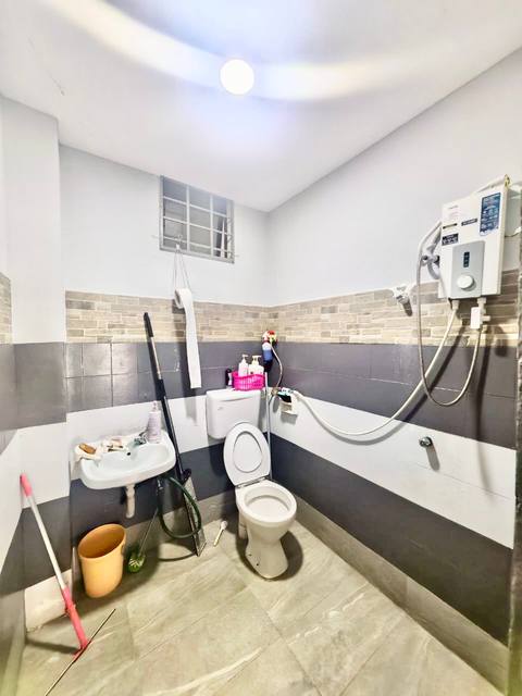 Megah Ria - Double Storey Terrace / Renovated & Partial Furnished / Near CIQ Highway - Thumbnail 12
