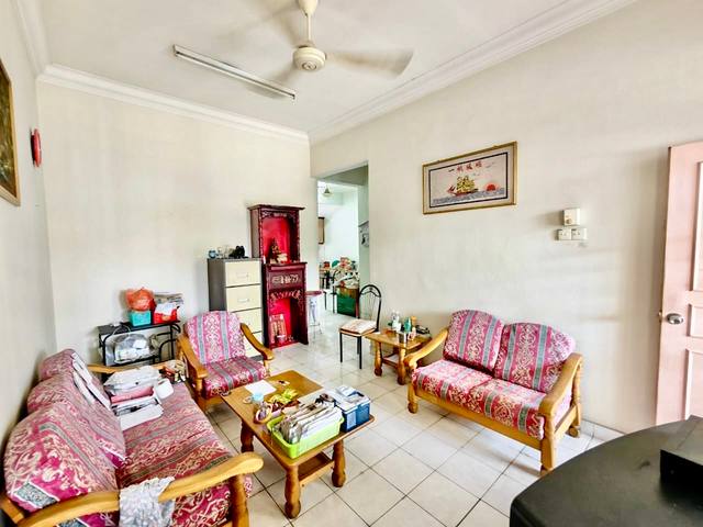 Taman Rinting - Single Storey Terrace / Basic Renovation Unit