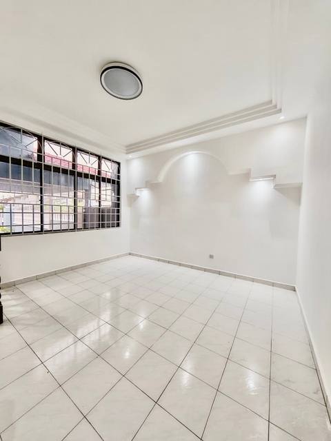 Johor Jaya (Rosmerah) - Double Storey Terrace End Lot / Renovated with Kitchen Extension / Good Condition - Thumbnail 8